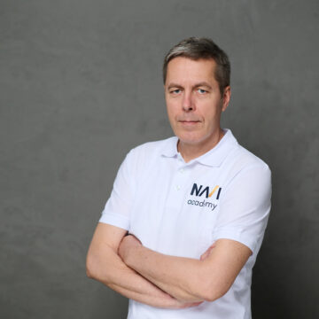 Marcin Rasek - ekspert w dziedzinie badań NDT, trener badań NDT, kierownik centrum szkoleniowego NDT, prowadzący