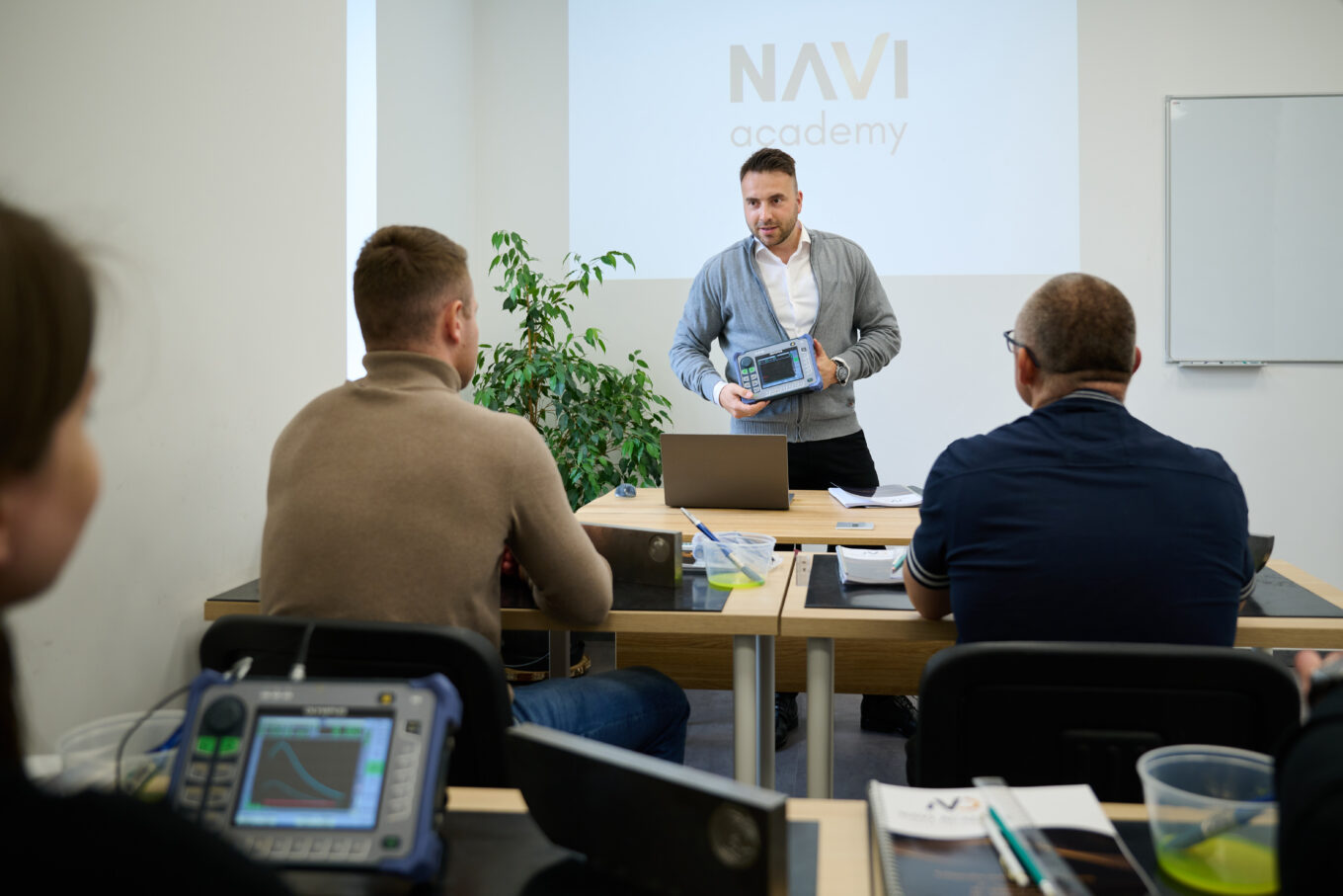 Omówienie sprzętu do badań ultradźwiękowych UT - szkolenie UT Gdańsk, Navi Academy