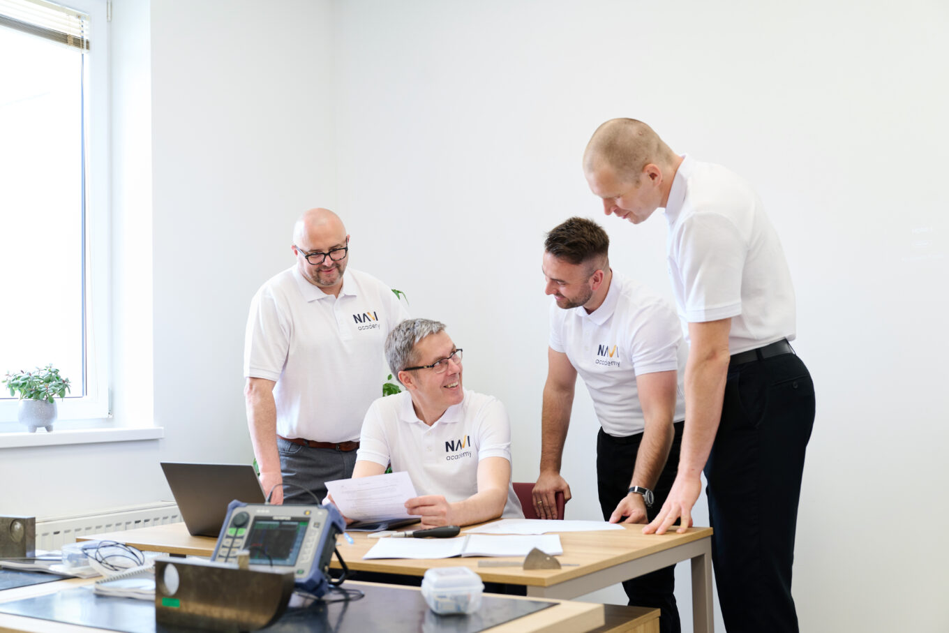 Kadra Navi Academy przy opracowaniu programu szkoleń NDT - centrum badań nieniszczących Gdańsk